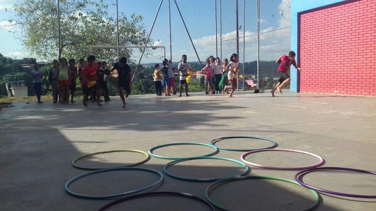 Atividade realizada com os pequenos incentivou agilidade, motivação e competitividade