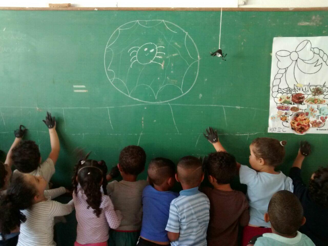 Dia de arte e música acontece na creche