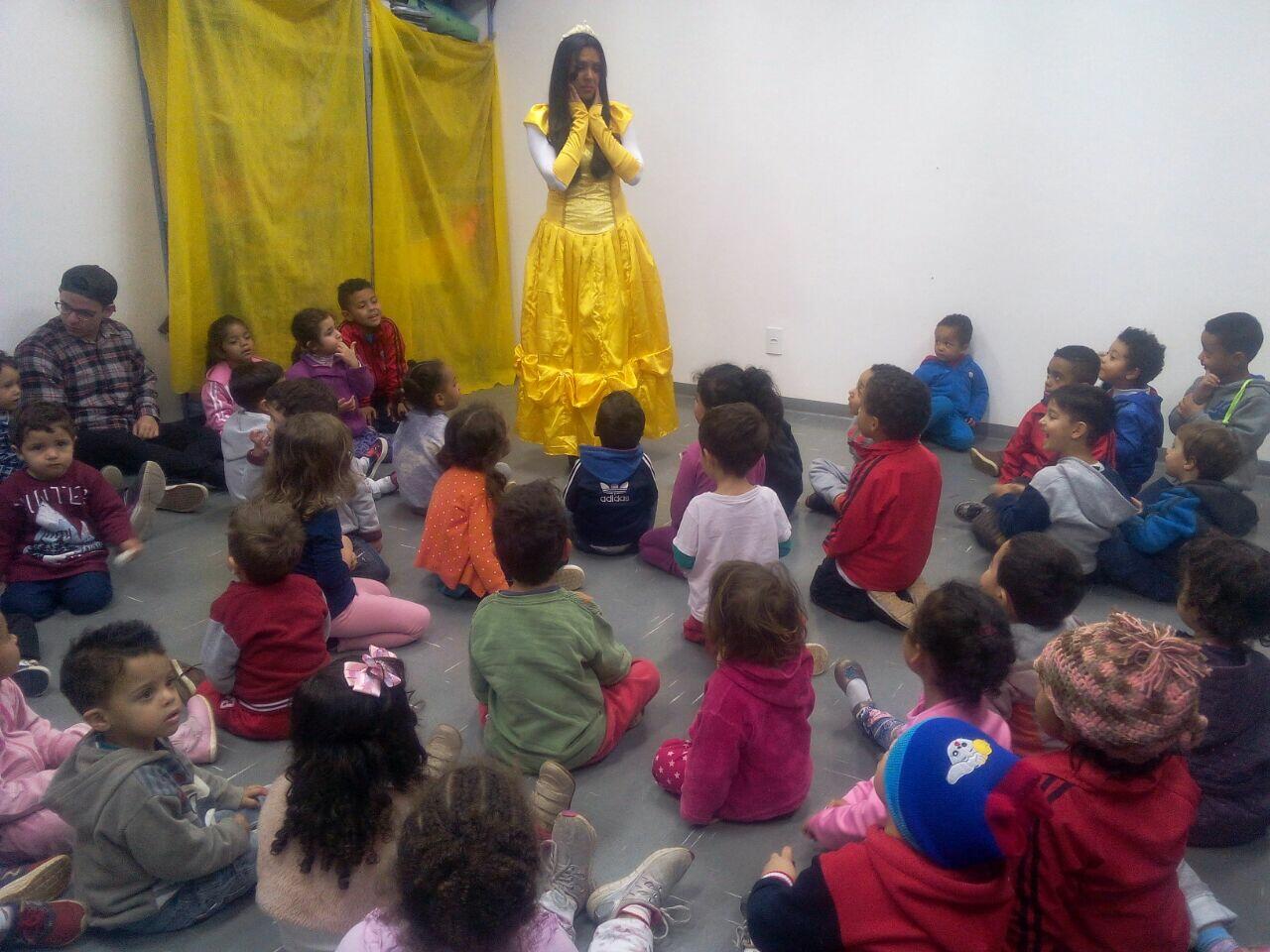 A magia dos contos de fadas invadiu a EMEB Noel Rosa
