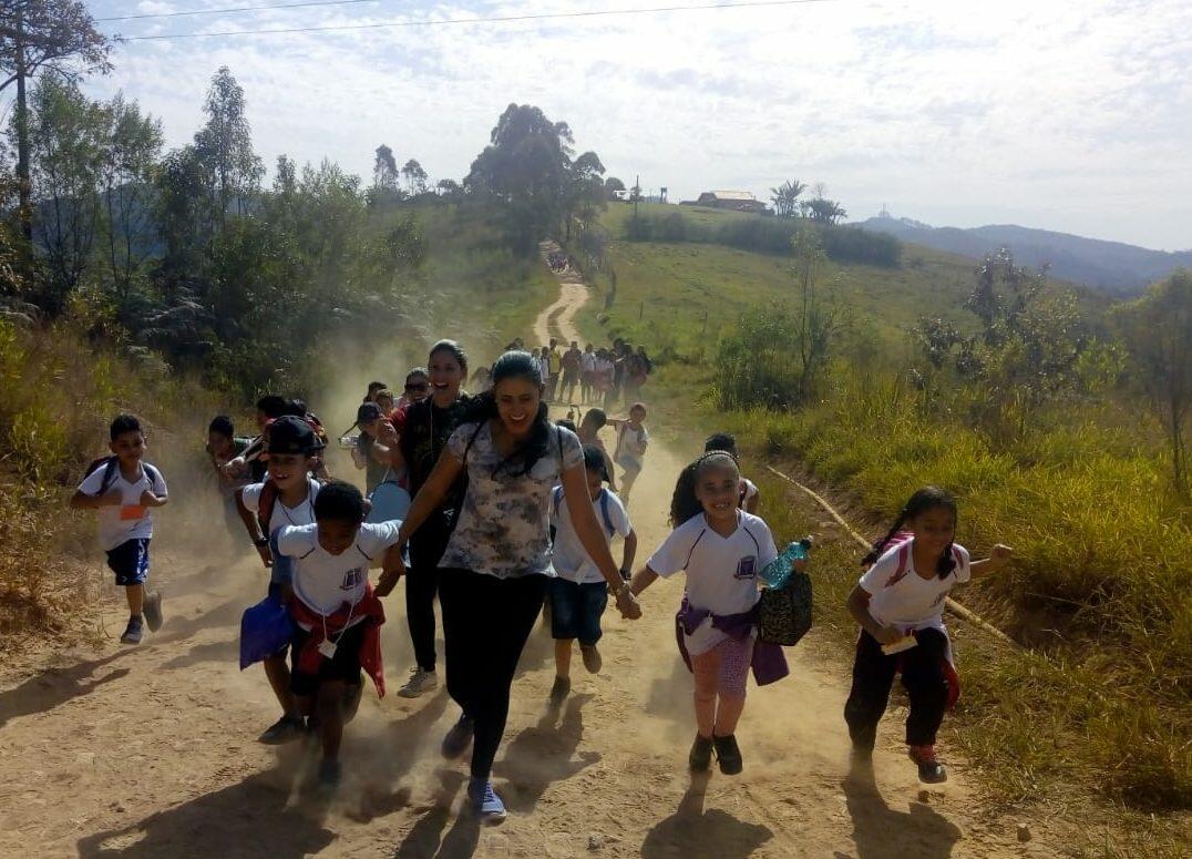 Indo além dos muros da Escola
