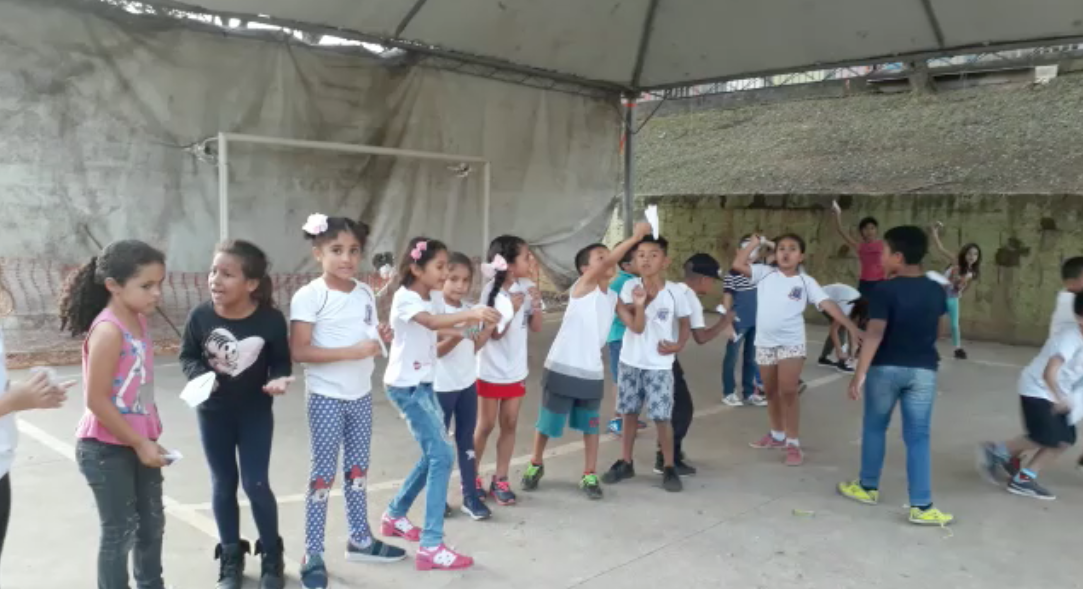 Brincadeira e  Movimento que fazem a alegria dos baixinhos na Educação Física
