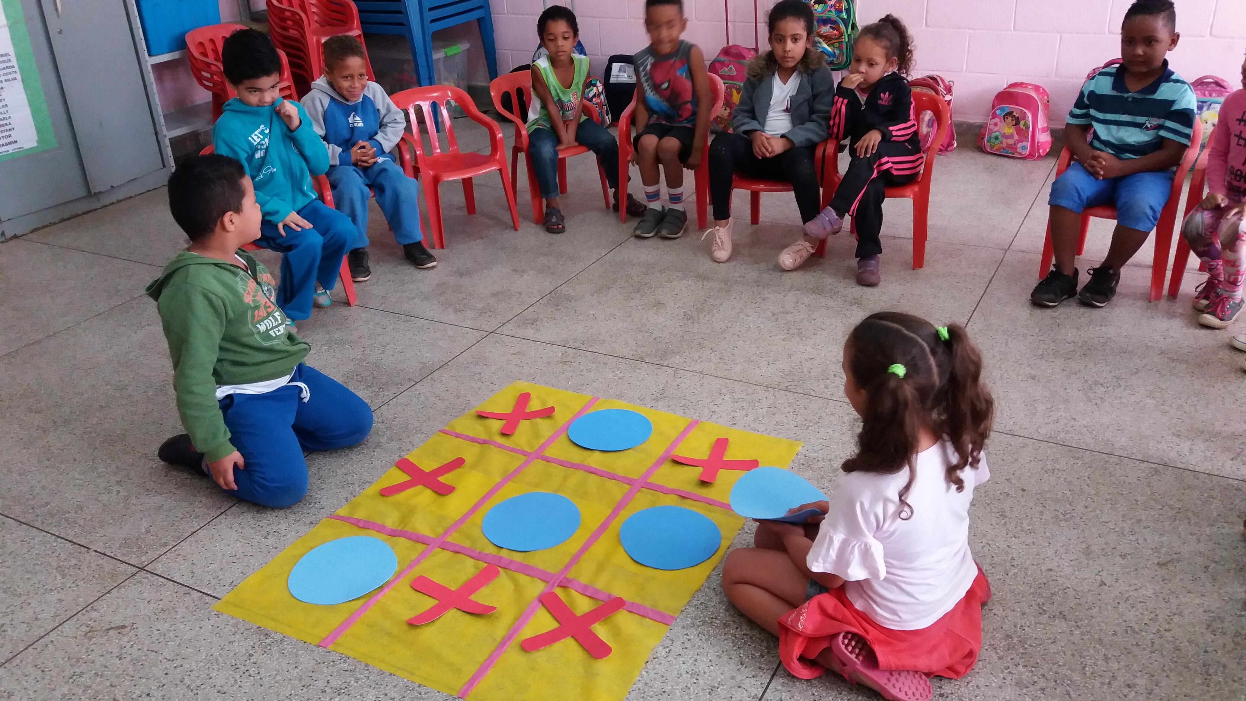 Jogo da velha no parque infantil