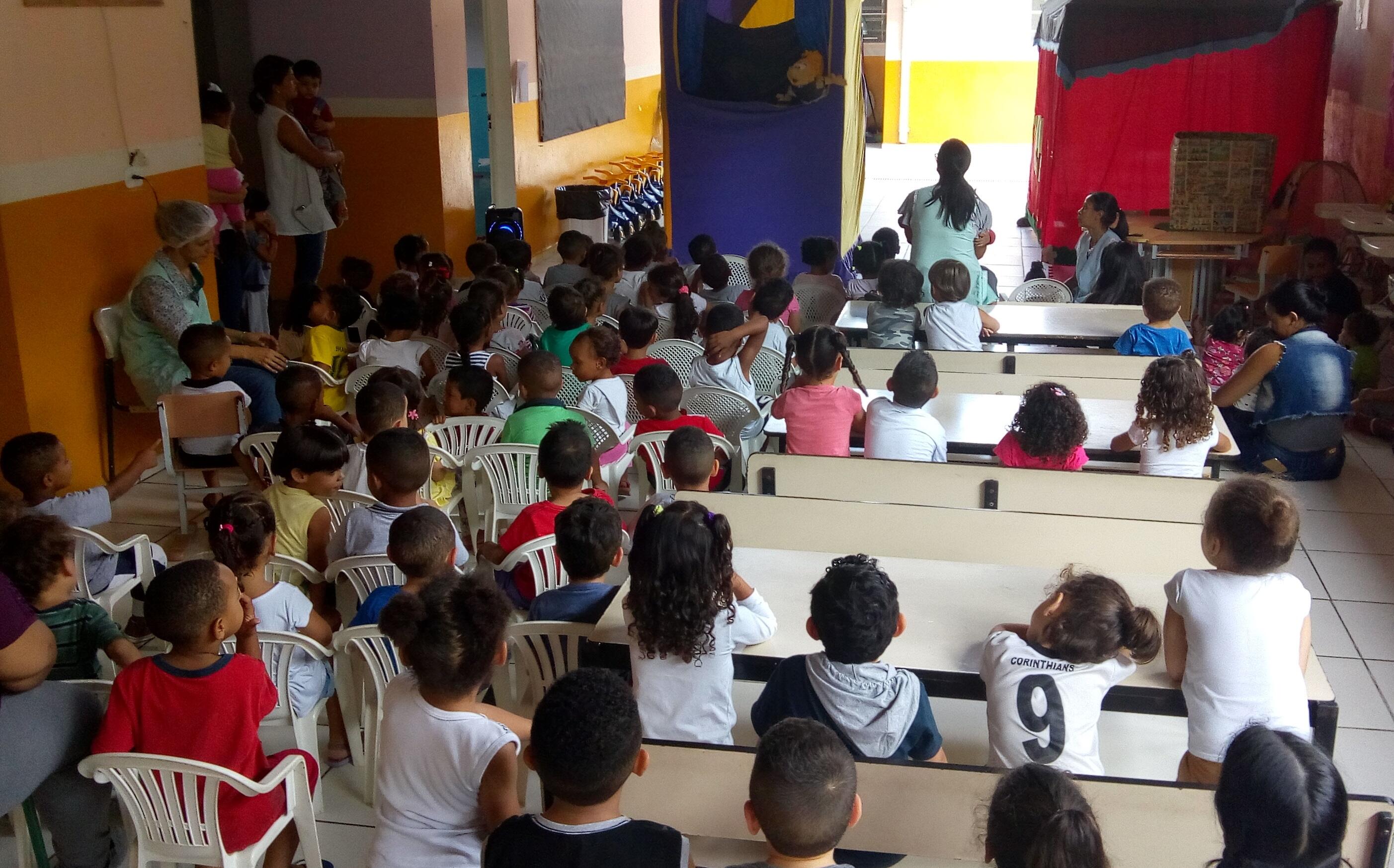 Risada e aprendizado com o teatro de fantoches