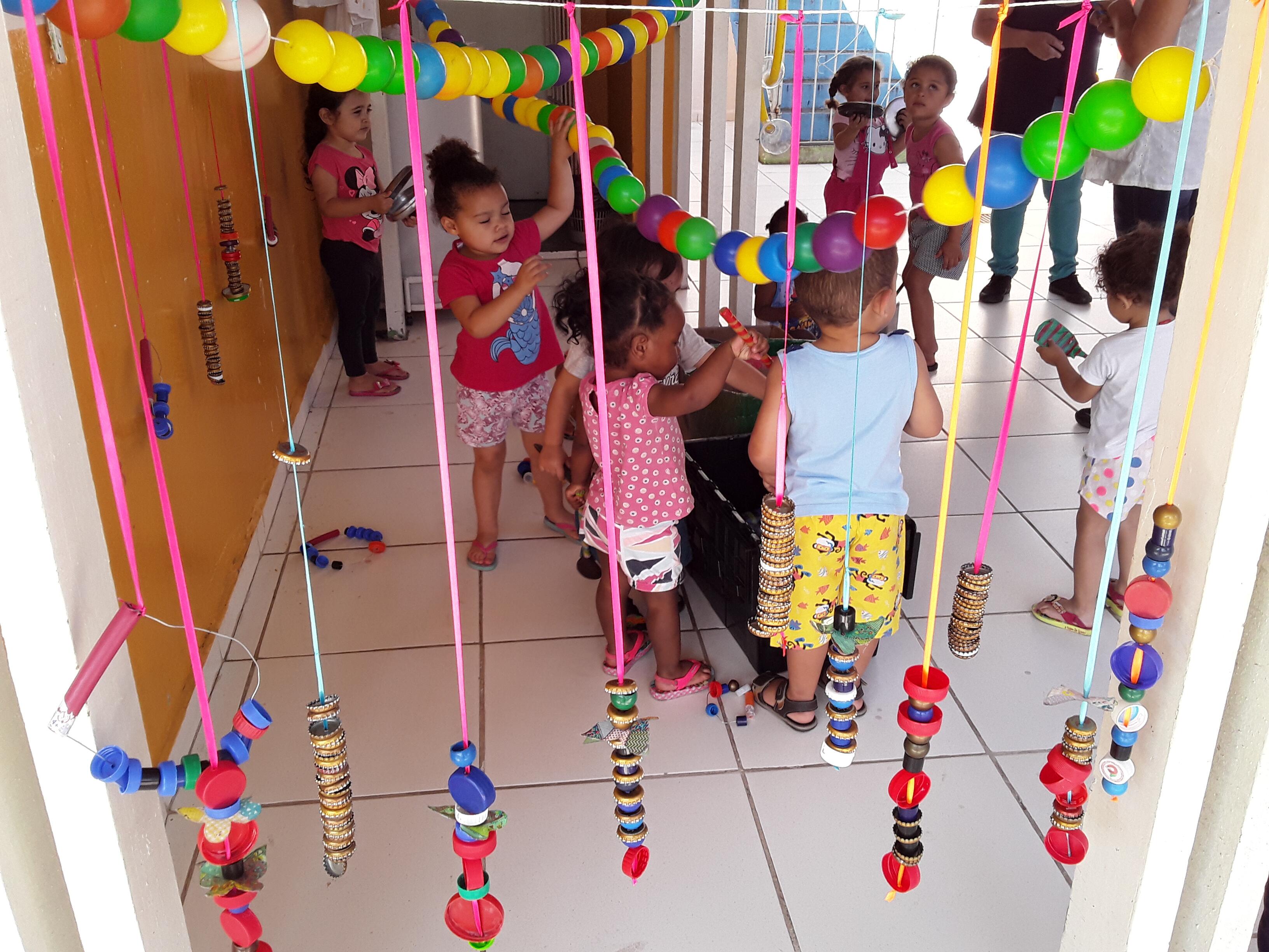 A parceria entre escola e família na construção do parque sonoro