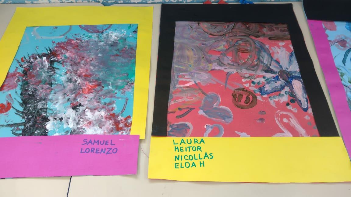 Mistura de tintas, papéis coloridos e bolinhas de gude… ‘deu bom’!🤗❤️