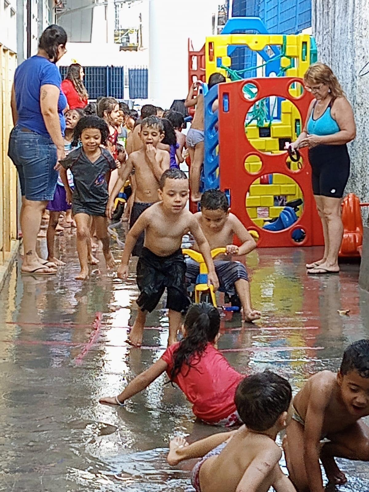Dias quentes pedem água, muita água! 🧼🚰🚿🤗😍