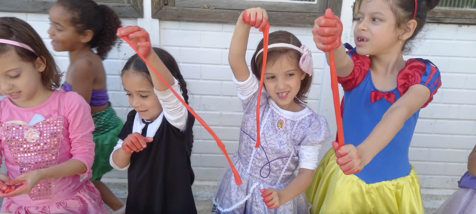 Slime, a misturinha pegajosa que todo mundo gosta!🤗😍🥰