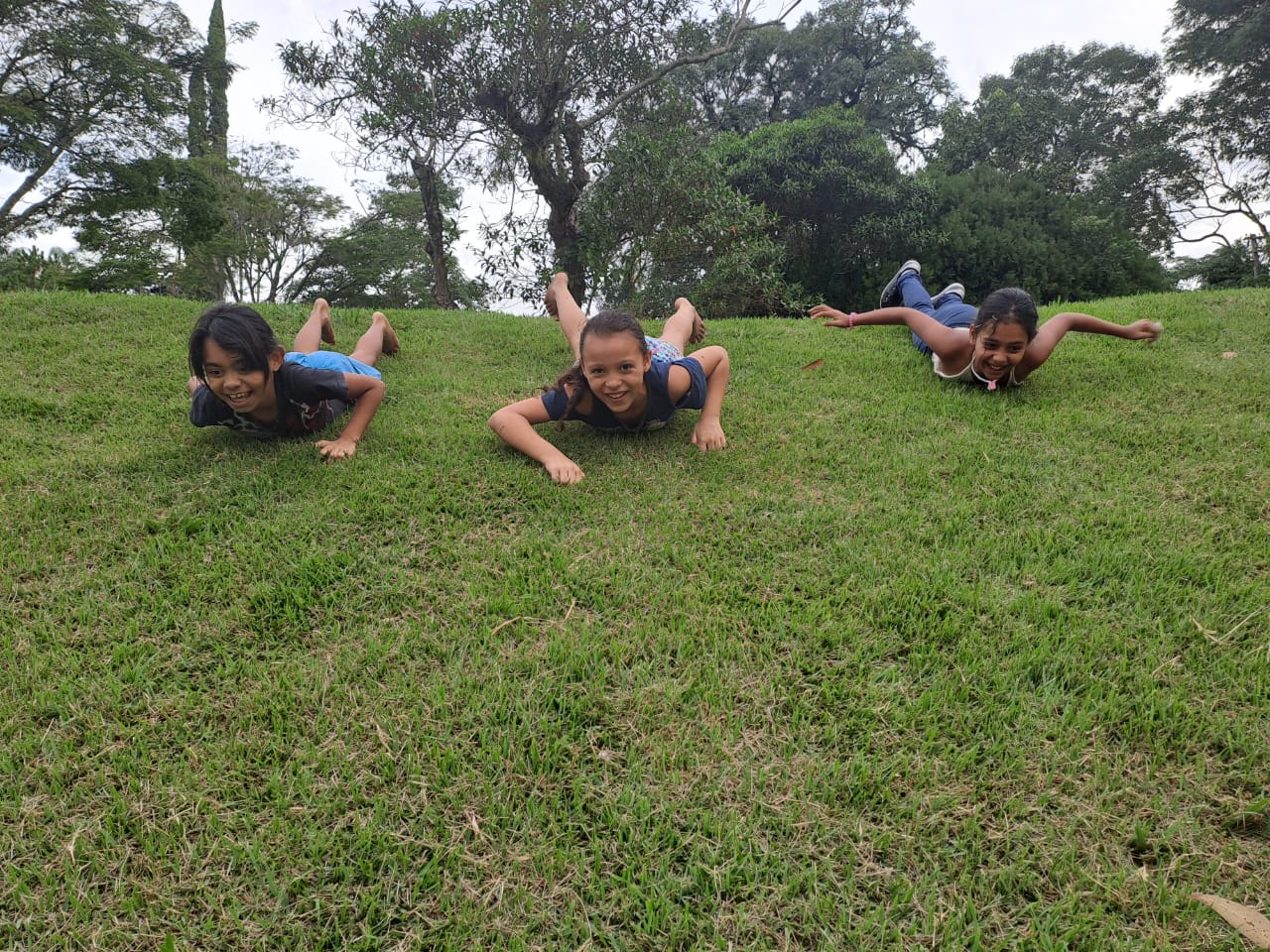 Encanto, diversão, troca, aprendizado e muitas memórias afetivas! 🥰🌳🎵🧺🛝🍂