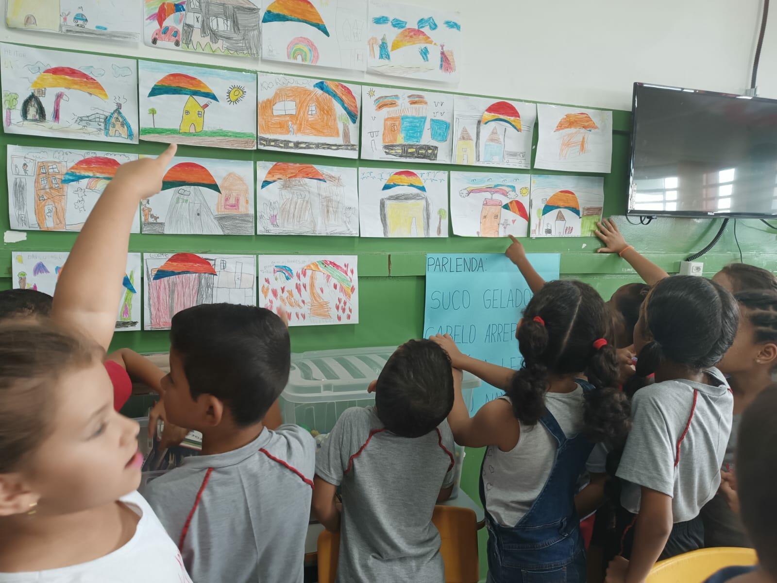 A escola é o nosso arco-íris… de alegria, cores e sabedoria!🌈🎨🖼️🥰