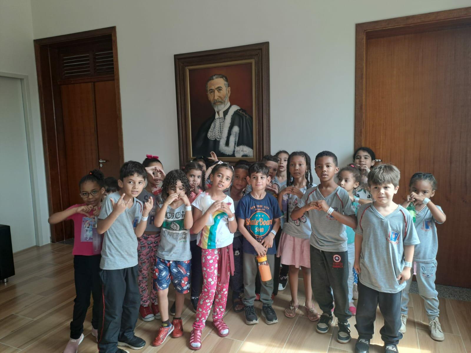 Porque conhecer histórias nunca é demais… 😉🖼️🎭👦🏻💙🌹