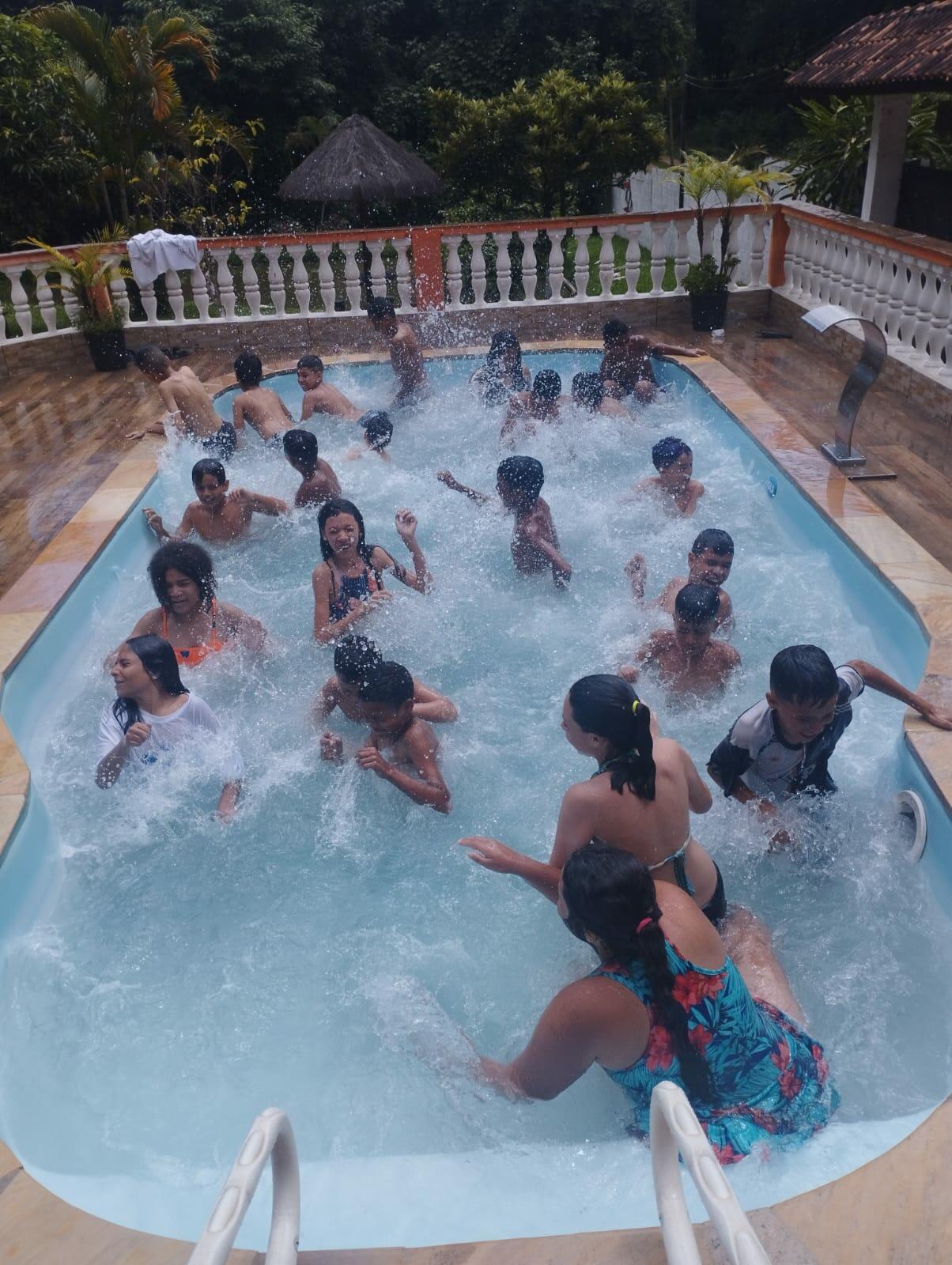 Uhuuul, as férias chegaram! 💦🤽‍♀️🤣🧑🏽‍🦱💙👏🏽